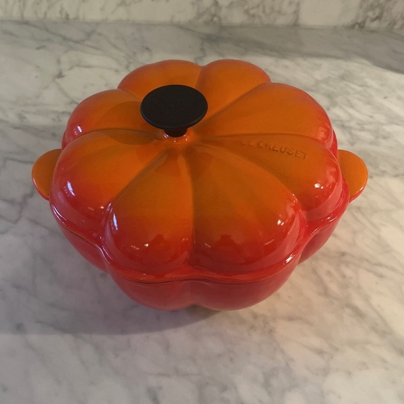 Vintage Le creuset 2 qt pumpkin Dutch oven